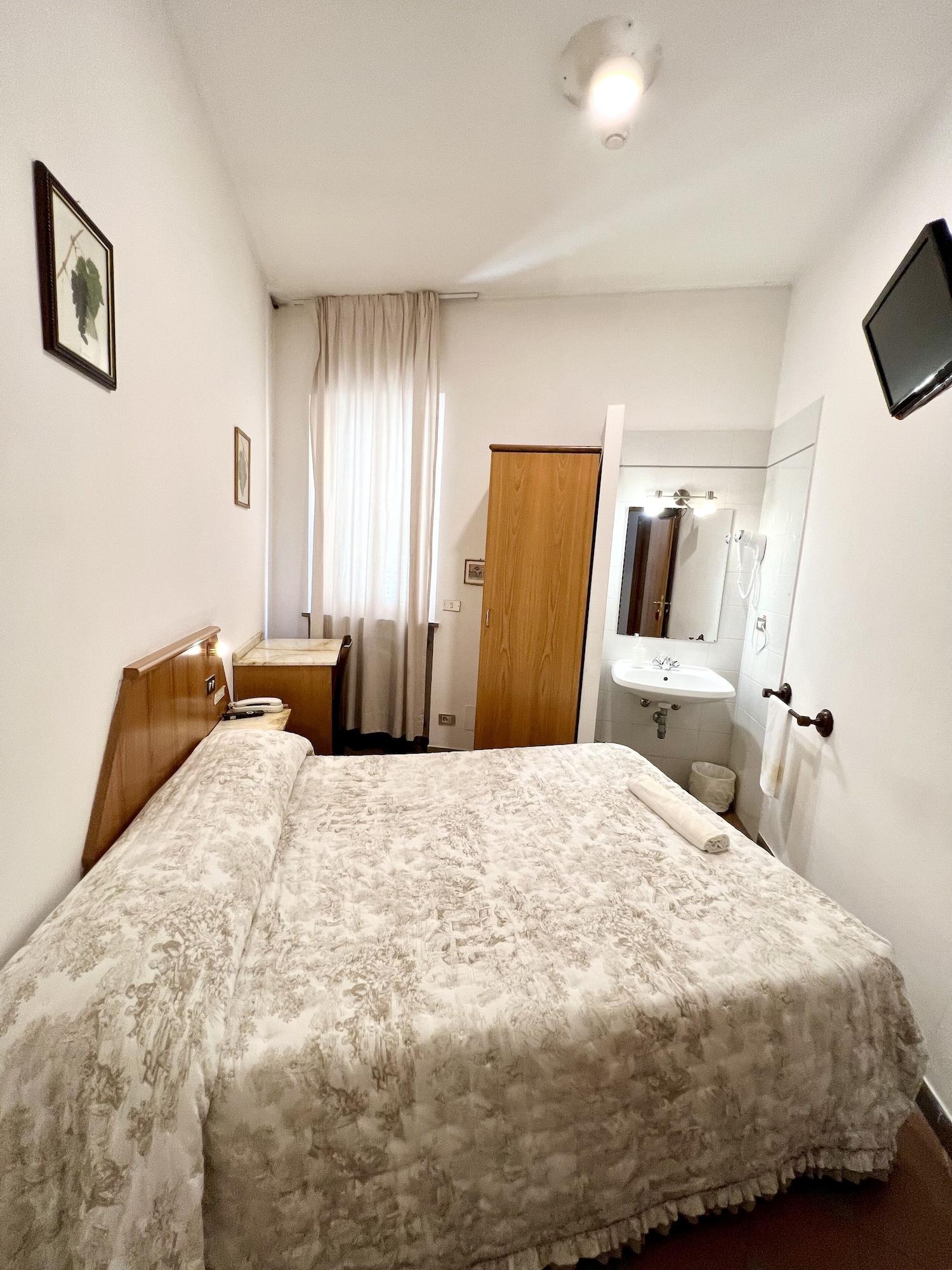 Hotel Piccolo Etruria 2*